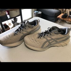 Asics Novablast 2 SPS